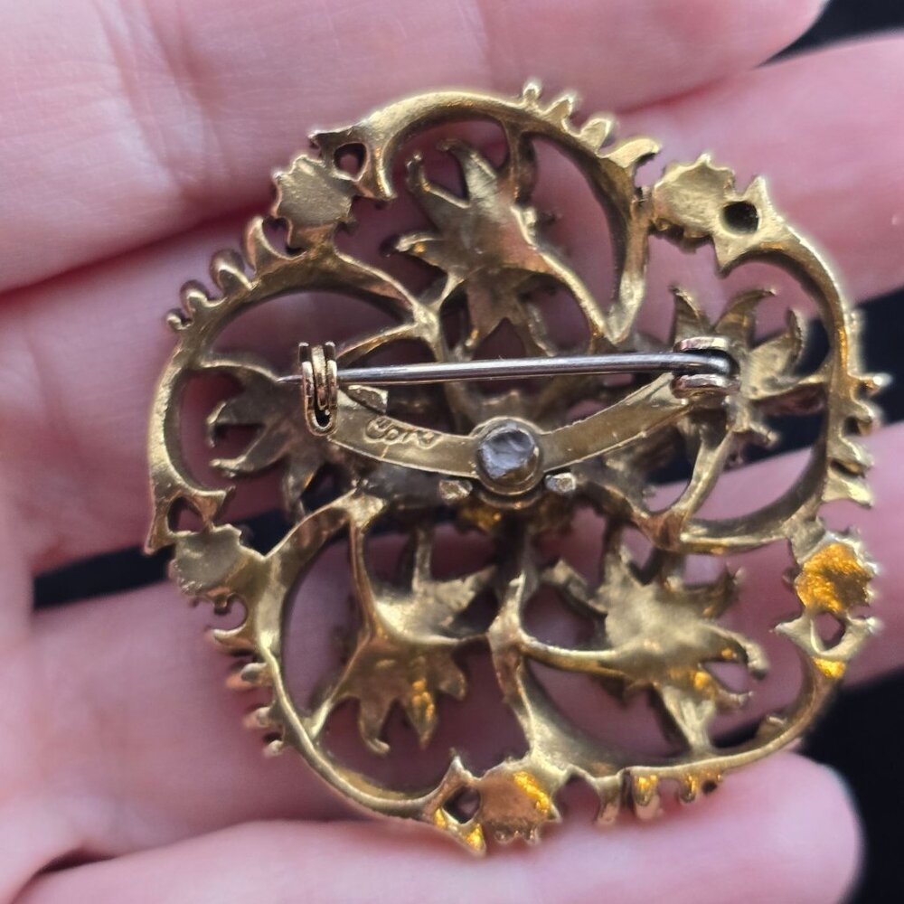 Floral Coro Brooch With Blue Rhinestones Gold-Tone Vintage Signed 1.75" wide - Picture 5 of 10